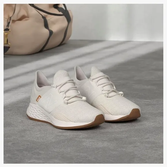 👟 BRAND NEW New Balance ROAV V1 White Sneakers - Women’s 12