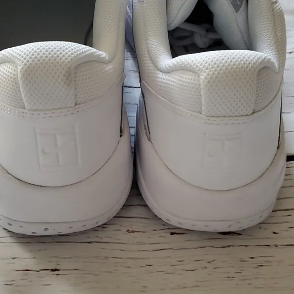 🆕️ NIKE LITE 2 COURT WHITE SNEAKERS AR8833-101