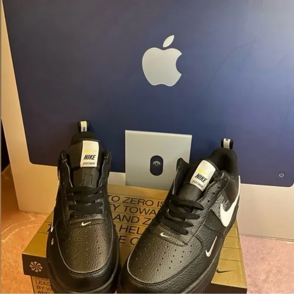 2018Air Force 1 '07 LV8 'Overbranding'