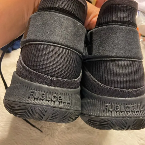 $400 deadstock New Balance OMNIS 'Phantom Black' size 9.5