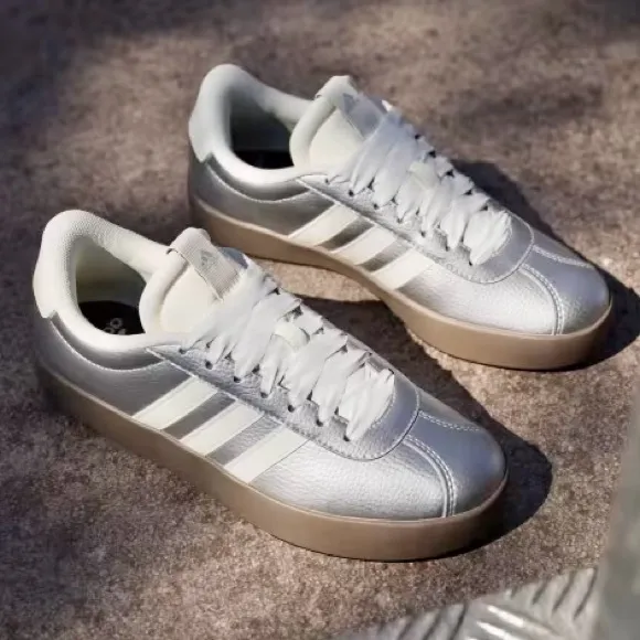 ADIDAS 10 NWT VL Court 3.0 Shoes Women’s Sneakers in Metallic / Off White / Gum