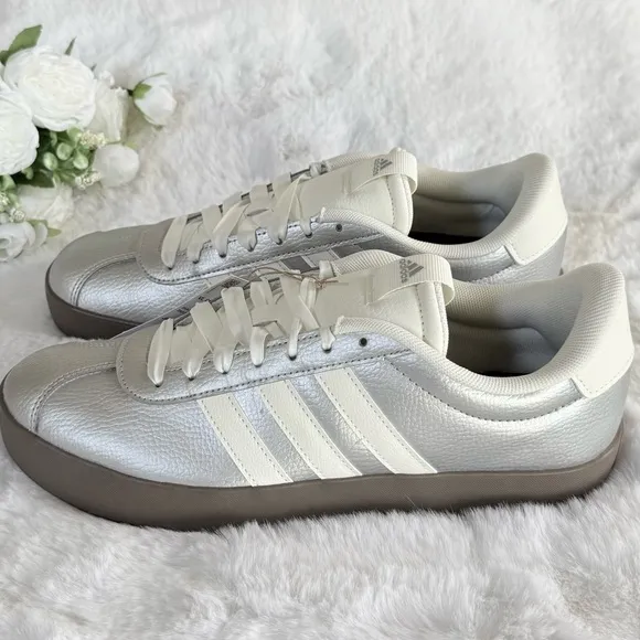 ADIDAS 10 NWT VL Court 3.0 Shoes Women’s Sneakers in Metallic / Off White / Gum