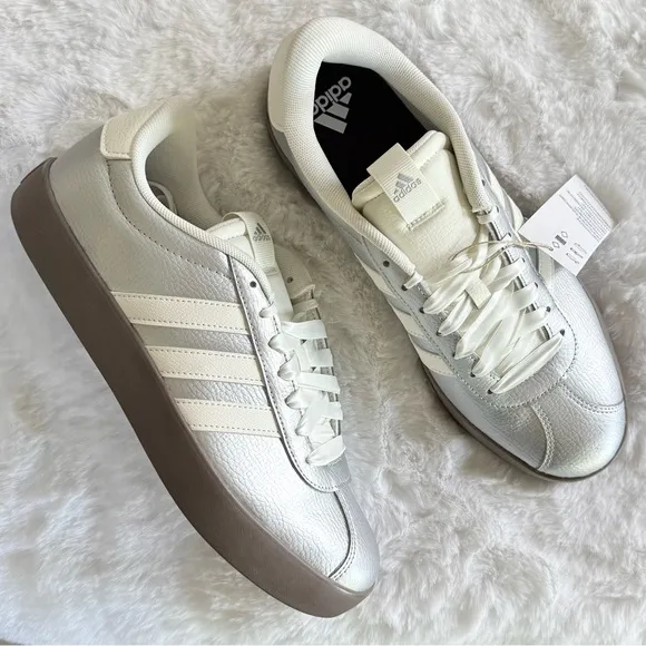 ADIDAS 10 NWT VL Court 3.0 Shoes Women’s Sneakers in Metallic / Off White / Gum