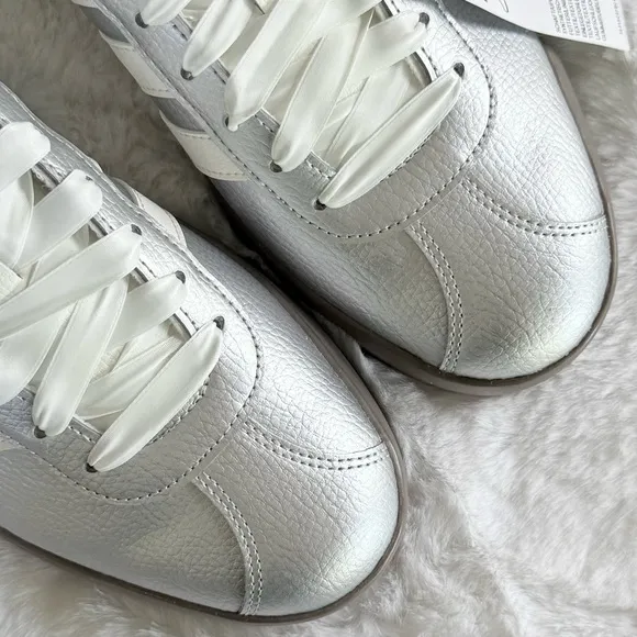ADIDAS 10 NWT VL Court 3.0 Shoes Women’s Sneakers in Metallic / Off White / Gum