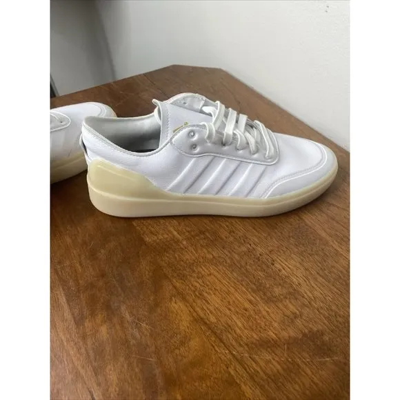 Adidas Court Revival White Gum Sole Mens 7.5 Womens 9.5 Sneaker Tennis Shoes New