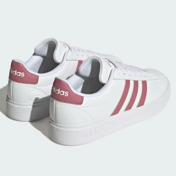 Adidas Grand Court 2.0 NWT women’s white &amp; pink shoes size 9