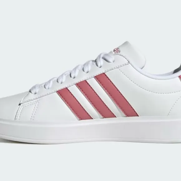 Adidas Grand Court 2.0 NWT women’s white &amp; pink shoes size 9
