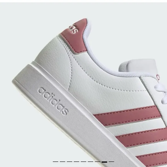 Adidas Grand Court 2.0 NWT women’s white &amp; pink shoes size 9