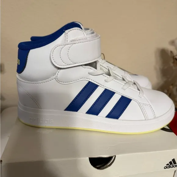 Adidas GRAND COURT MID SHOES KIDS White Velcro 3.5 size 3 1/2 NWT Tennis Unisex