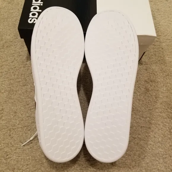 Adidas Grand Court Shoes big kids size 6 brand new