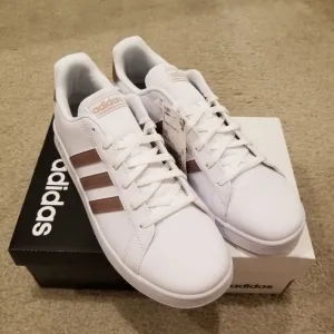 Adidas Grand Court Shoes big kids size 6 brand new
