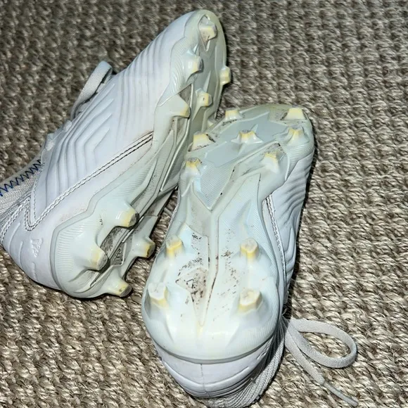 ADIDAS KIDS PREDATOR SOCCER CLEATS SNEAKERS SHOES size 10.5