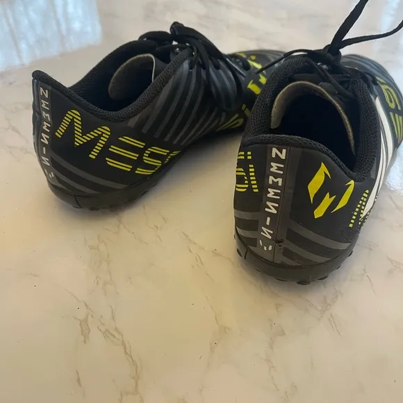 Adidas Nemeziz Messi Juniors Soccer Shoes Size 5.5