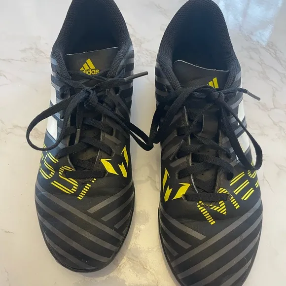 Adidas Nemeziz Messi Juniors Soccer Shoes Size 5.5