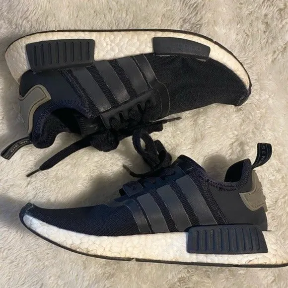 Adidas NMD_R1 SHOES Size 5