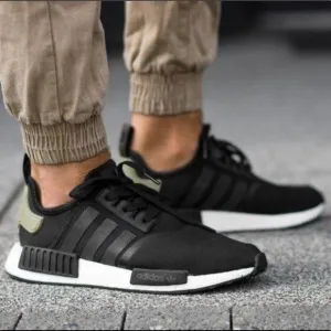 Adidas NMD_R1 SHOES Size 5