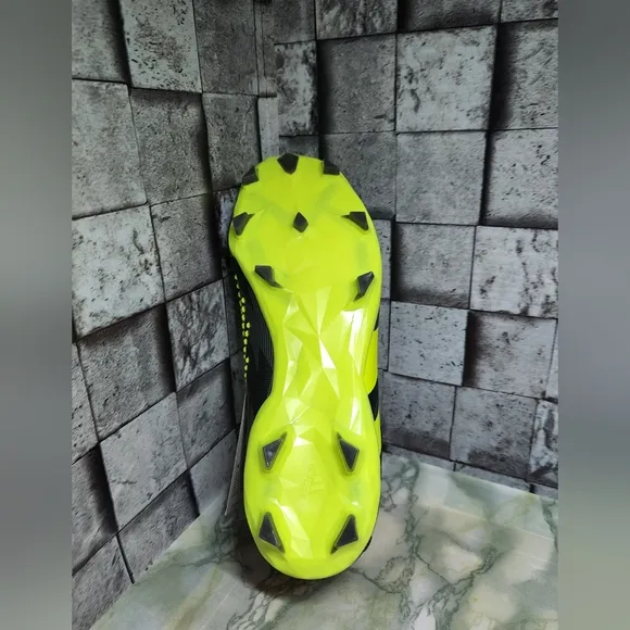 Adidas Predator Accuracy .2 Firm Ground Soccer Cleat Size 6 Black Yellow