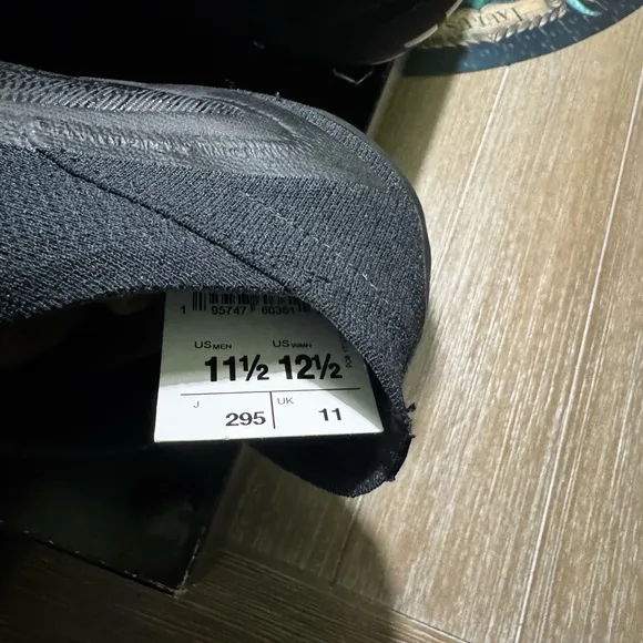 Adidas Predator Accuracy   FG Laceless Design