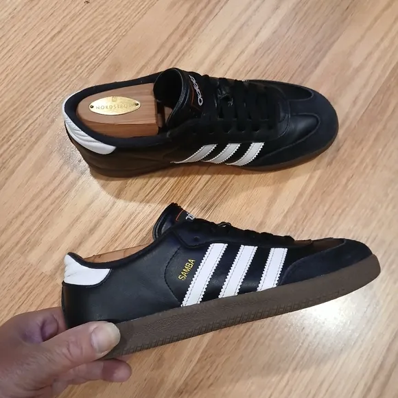 Adidas Samba Classic Soccer Shoes Size 4 Youth/5.5 Women
