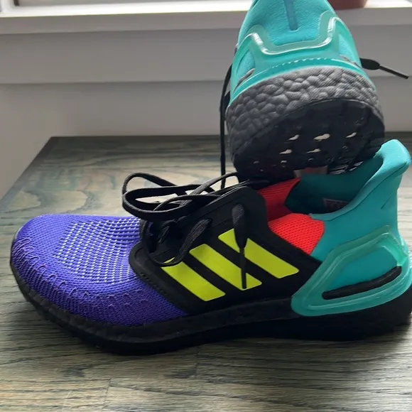 Adidas Ultraboost 2.0 DNA Parley Primeblue ULTRA RARE color pattern. Size 8.5