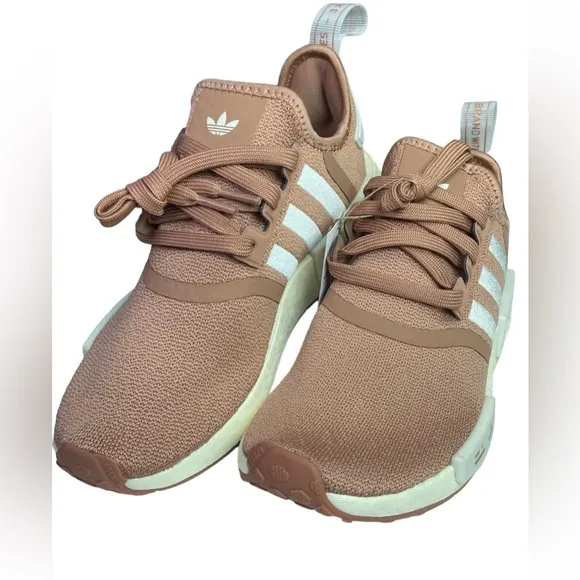 Adidas Womans NMD R1 Originals Color Pearl Pink Clay NWT IG8336