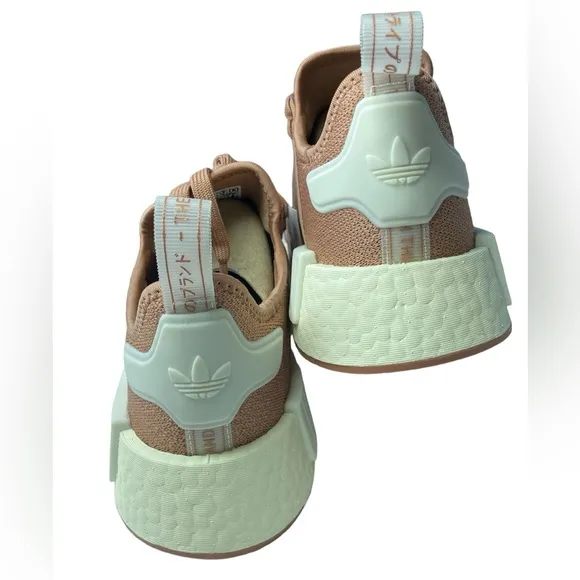 Adidas Womans NMD R1 Originals Color Pearl Pink Clay NWT IG8336