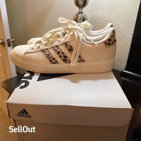 Adidas Women's Grand Court 2.0 Sneakers White Leopard Print Size 8.5