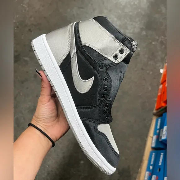 Air Jordan 1 High OGSatin Shadow