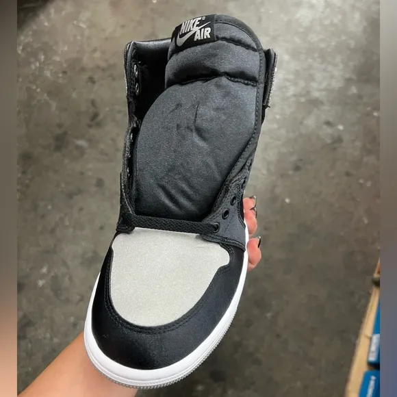 Air Jordan 1 High OGSatin Shadow