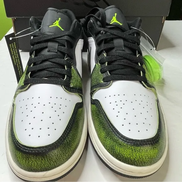 Air Jordan 1 Low SE Mens Size 11.5 Sneakers Black &amp; Electric Green Shoes