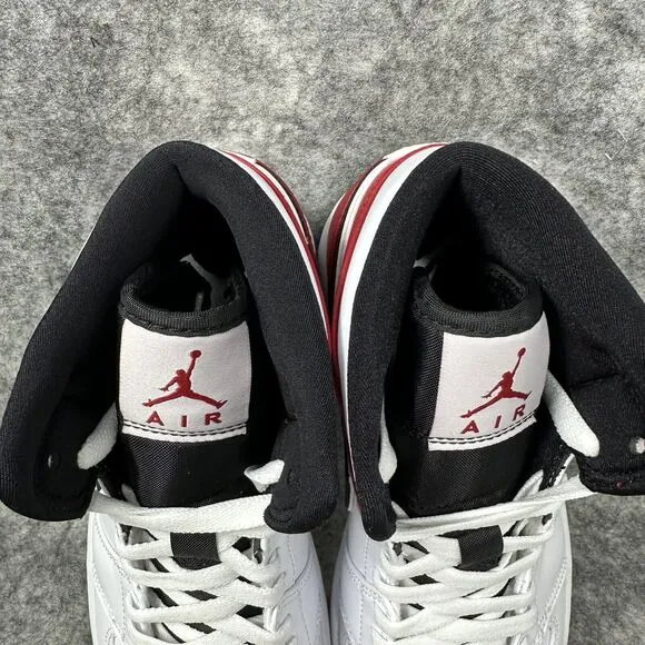 Air Jordan 1 Mid Shoes Mens Size 7 Chicago White Red Black 554724-116