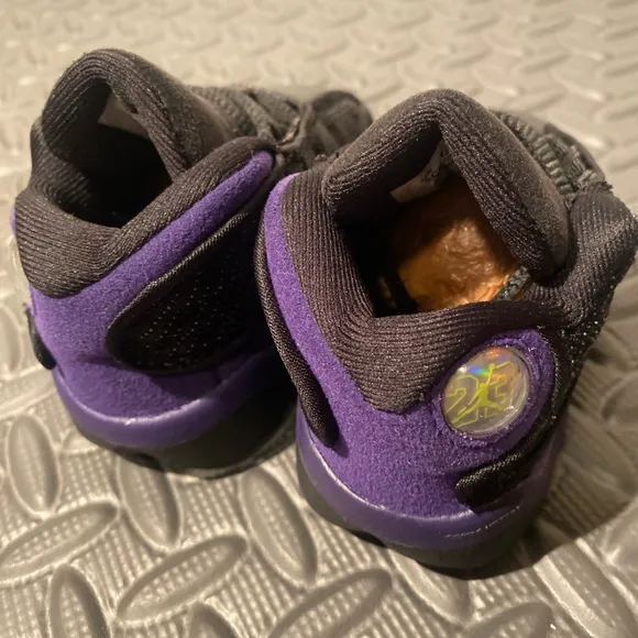 Air Jordan 13 Retro Court Purple size 5c toddlers shoes
