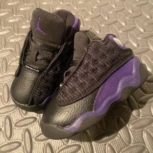 Air Jordan 13 Retro Court Purple size 5c toddlers shoes