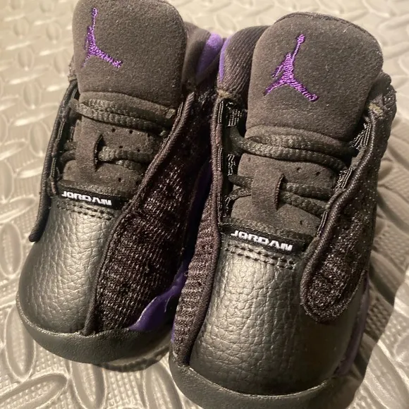 Air Jordan 13 Retro Court Purple size 5c toddlers shoes