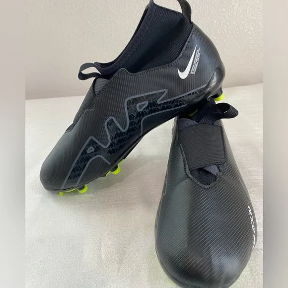 Air Zoom Mercurial Nike soccer shoes size 5Y black and neon green yellow