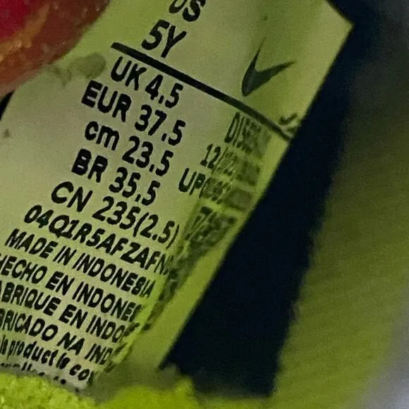 Air Zoom Mercurial Nike soccer shoes size 5Y black and neon green yellow