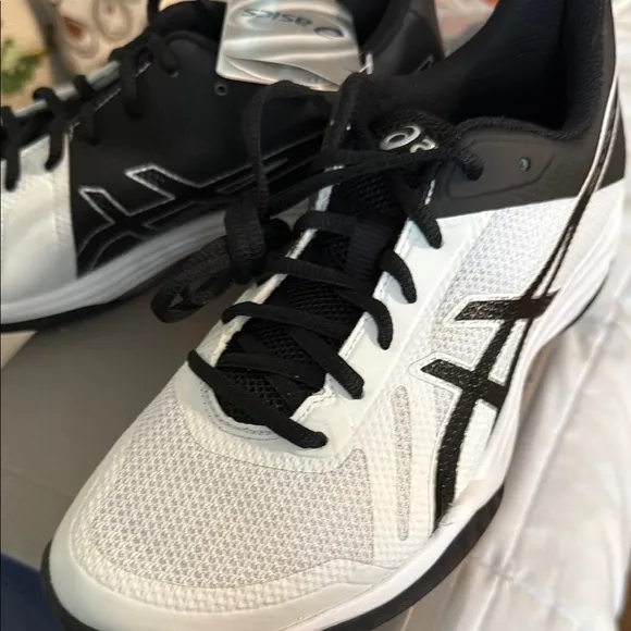 Asics Black and White Athletic Shoes with Modern Design