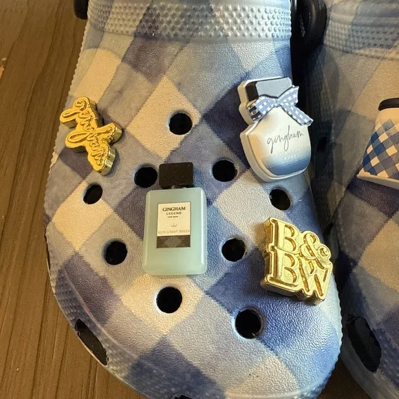 Bath and Body Works Blue Gingham x Crocs Gingham Scented Jibbitz Size M9 W11 NEW