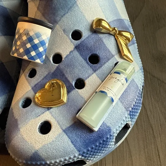 Bath and Body Works Blue Gingham x Crocs Gingham Scented Jibbitz Size M9 W11 NEW