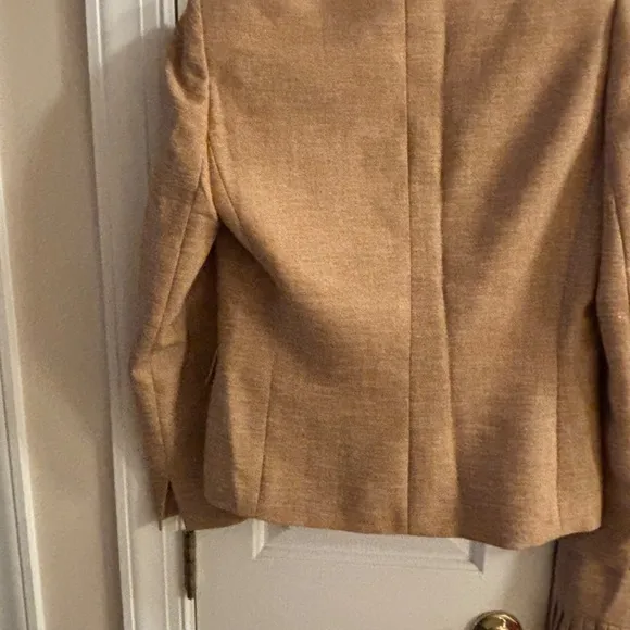 Beautiful 2PC Women's Tan LeSuit Skirt Set Size 6