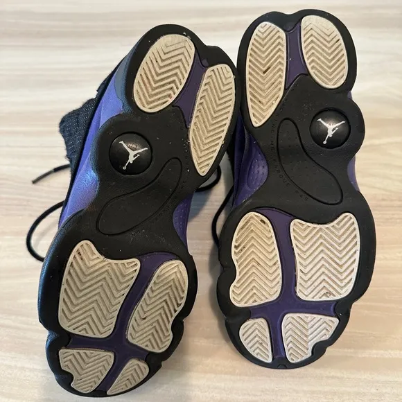 Big Kids Air Jordan Retro Basketball shoes size 3Y - black/white/court purple