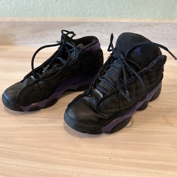 Big Kids Air Jordan Retro Basketball shoes size 3Y - black/white/court purple