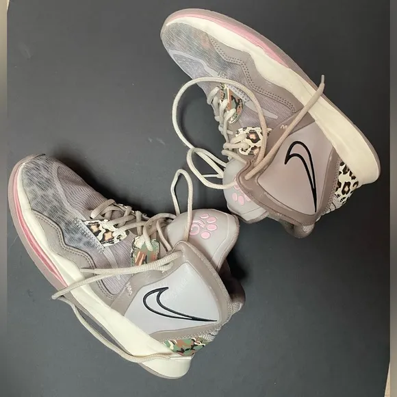 Big Kids' Nike Kyrie Infinity Iron Ore/Black/Moon Fossil Basketball Shoes
