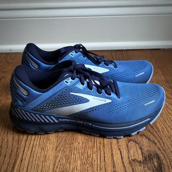 Brooks Adrenaline GTS 22 Women’s Running Shoes. Blue. Size 7.5