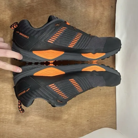 Brooks Cascadia 13 Men Size 15 Trail Running Shoes Grey Orange Black