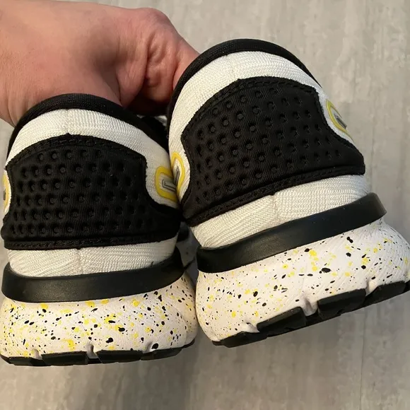 Brooks “Trace 2” 2023 Pittsburgh Marathon edition running shoes