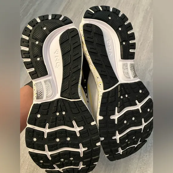 Brooks “Trace 2” 2023 Pittsburgh Marathon edition running shoes