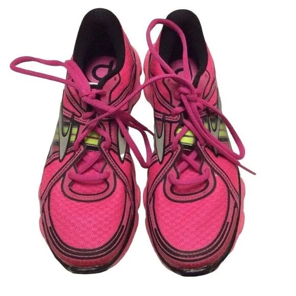 Brooks gym shoes pink