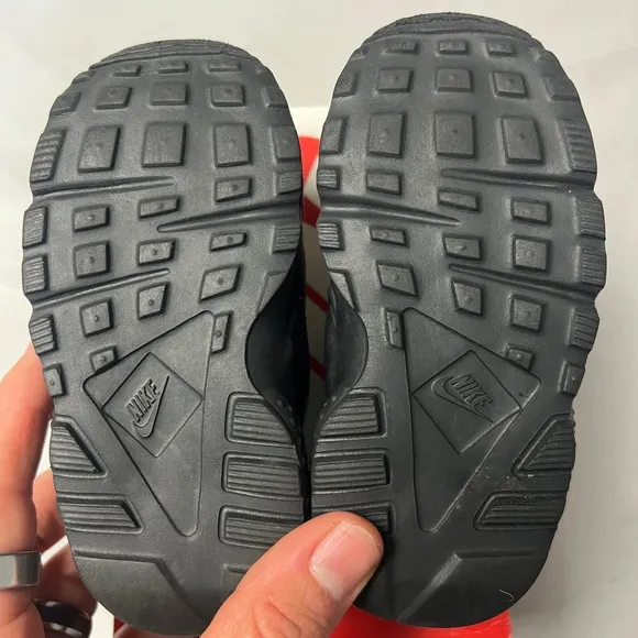 Bundle of 2 Nike Huarache Run (TD) Sneakers Toddler Shoes Black White Size 6C