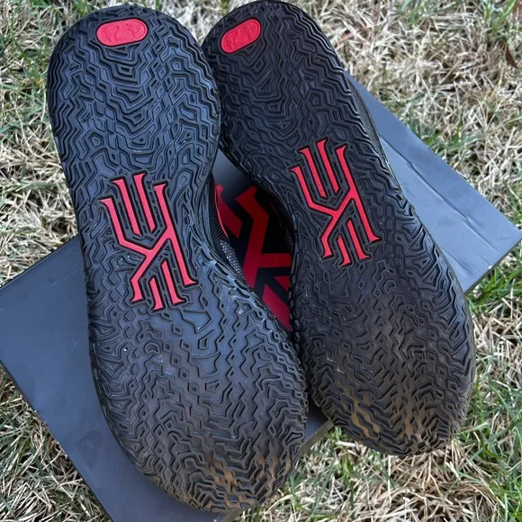 CLEAN Nike Kyrie 7 VII Bred size 13 Mens Shoes
